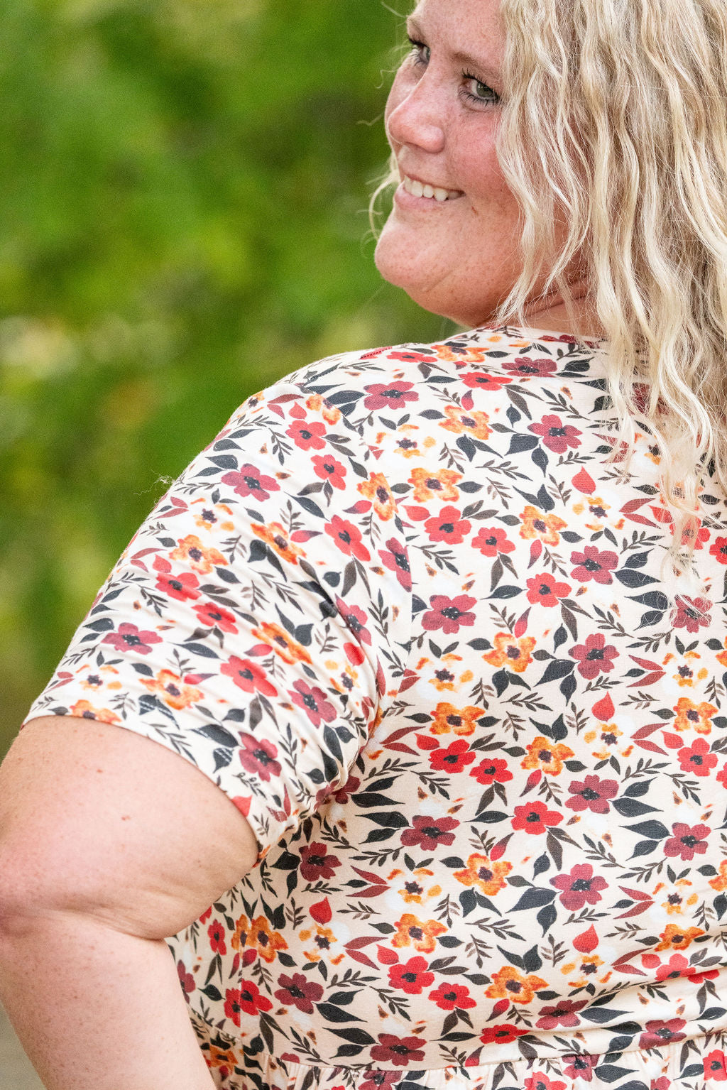 IN STOCK Sarah Ruffle Short Sleeve - Red Floral